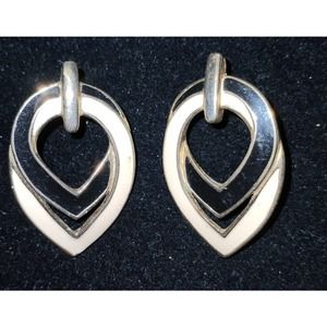 vintage‎ trifari earrings Ivory Black